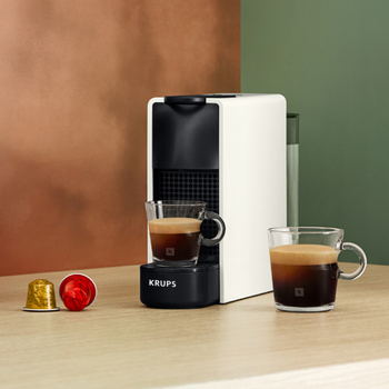 Krups Nespresso Essenza Mini XN1108 - Cafetera monodosis de cápsulas  Nespresso, compacta, 2 programas de café,19 bares, apagado automático,  color