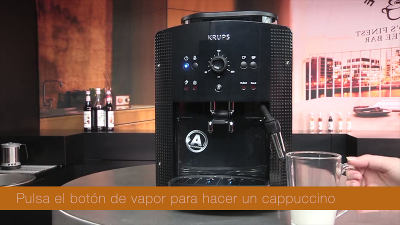 Krups tiene una cafetera superautomática que prepara espressos, lattes y  cappuccinos, y que se limpia sola con una pastilla